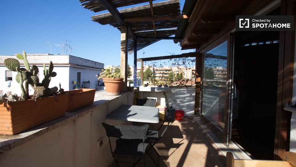 Immagine 1 di Ufficio in affitto  in Via del Podere Rosa Roma RM, Italy a Roma