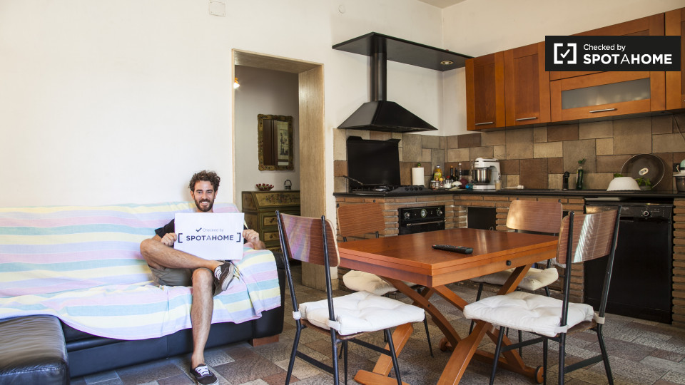 Immagine 9 di Camera condivisa in affitto  in Via dei Crispolti a Roma