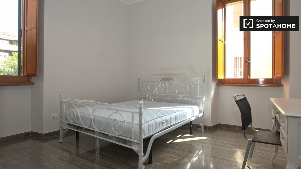 Immagine 13 di Camera condivisa in affitto  in Via Annibal Caro a Roma