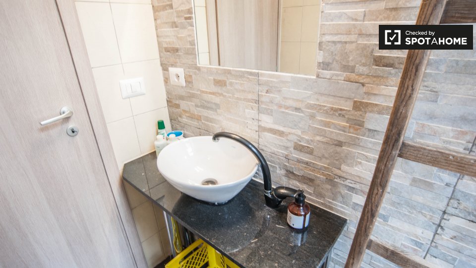 Immagine 9 di Ufficio in affitto  in Via Ettore Giovenale, 00176 Roma RM, Italy a Roma