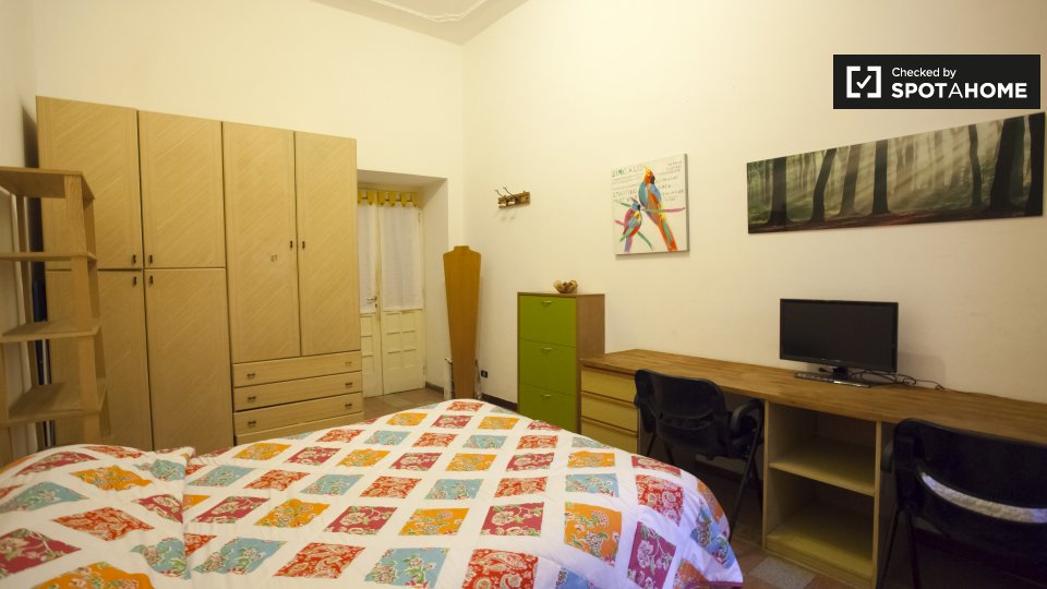 Immagine 4 di Camera condivisa in affitto  in Piazza Melozzo da Forlì, 00196 Roma RM, Italy a Roma