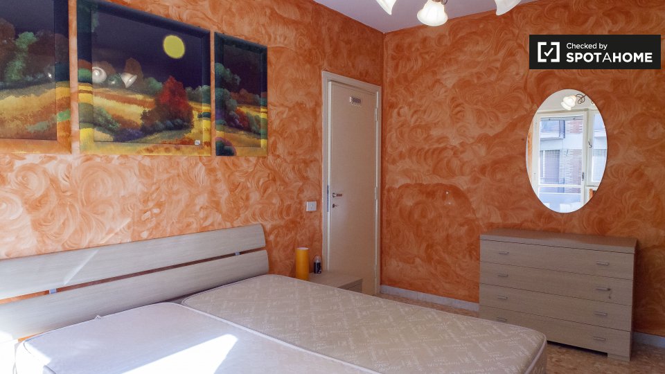 Immagine 3 di Appartamento in affitto  in Via Marco Valerio Corvo, 00174 Roma RM, Italy a Roma