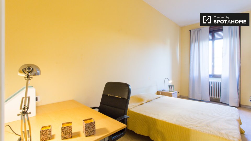 Immagine 2 di Camera condivisa in affitto  in Largo Isabella d'Aragona a Milano