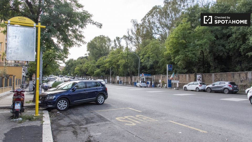 Immagine 18 di Camera condivisa in affitto  in Via Portuense a Roma