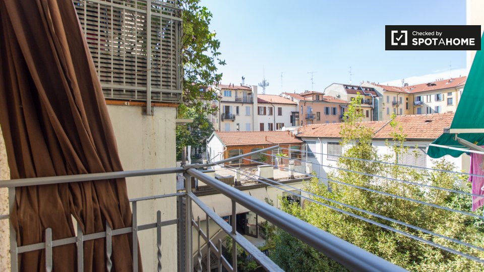 Immagine 14 di Camera condivisa in affitto  in Viale Campania a Milano