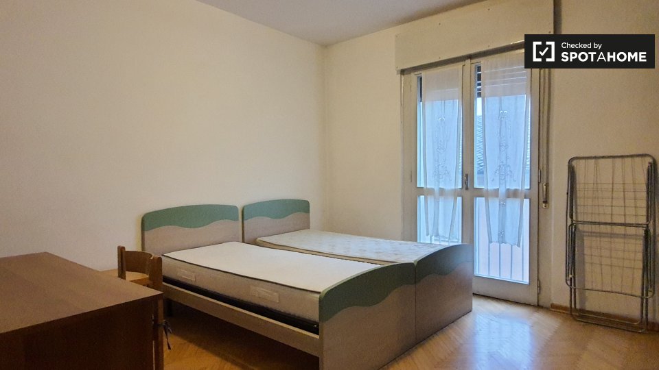 Immagine 1 di Camera condivisa in affitto  in Via Fratelli Perini a Trento