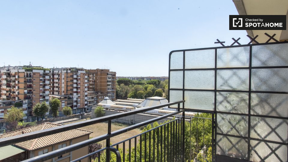 Immagine 16 di Ufficio in affitto  in Viale della Venezia Giulia a Roma