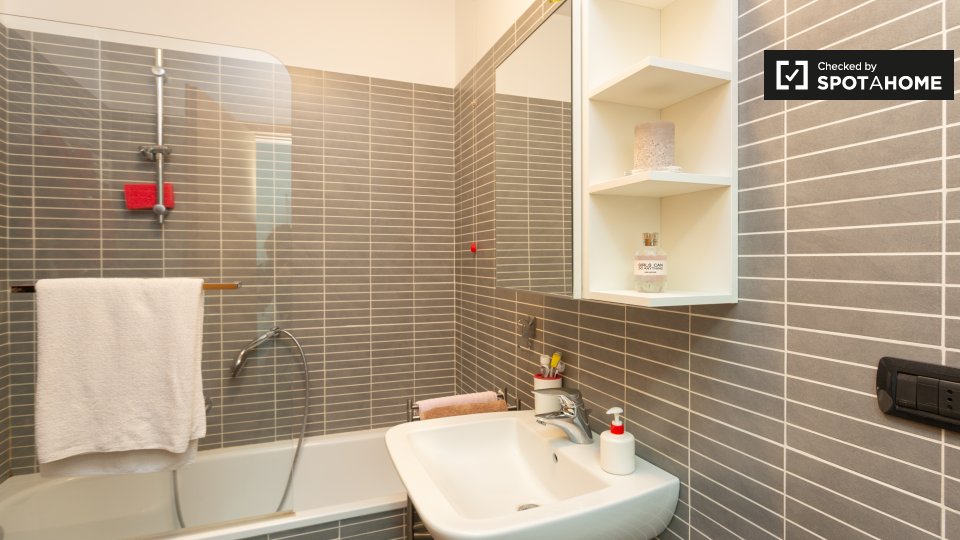 Immagine 13 di Camera condivisa in affitto  in Viale dell'Innovazione a Milano