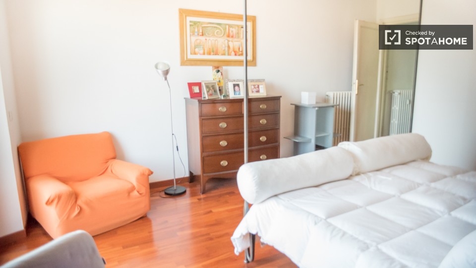 Immagine 2 di Camera condivisa in affitto  in Via Prenestina a Roma