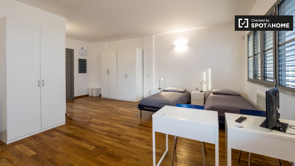 Immagine 10 di Ufficio in affitto  in Via Enrico Cosenz a Milano