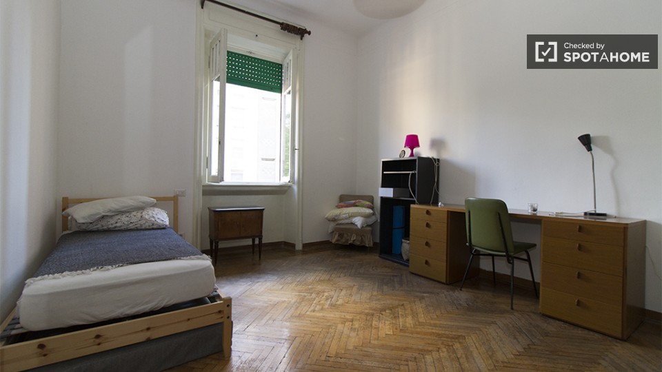 Immagine 12 di Camera condivisa in affitto  in Viale Jenner a Milano