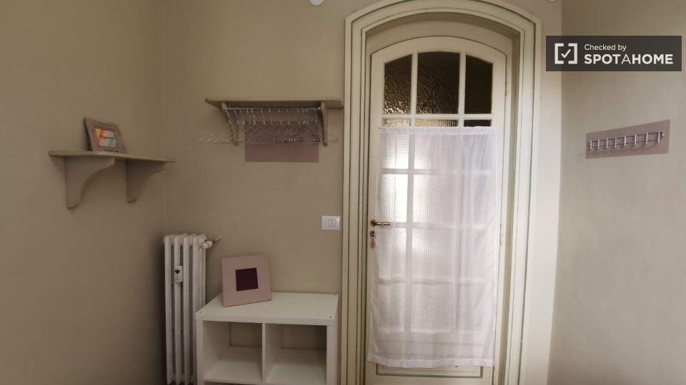 Immagine 5 di Camera condivisa in affitto  in Piazza Tancredi Galimberti a Torino