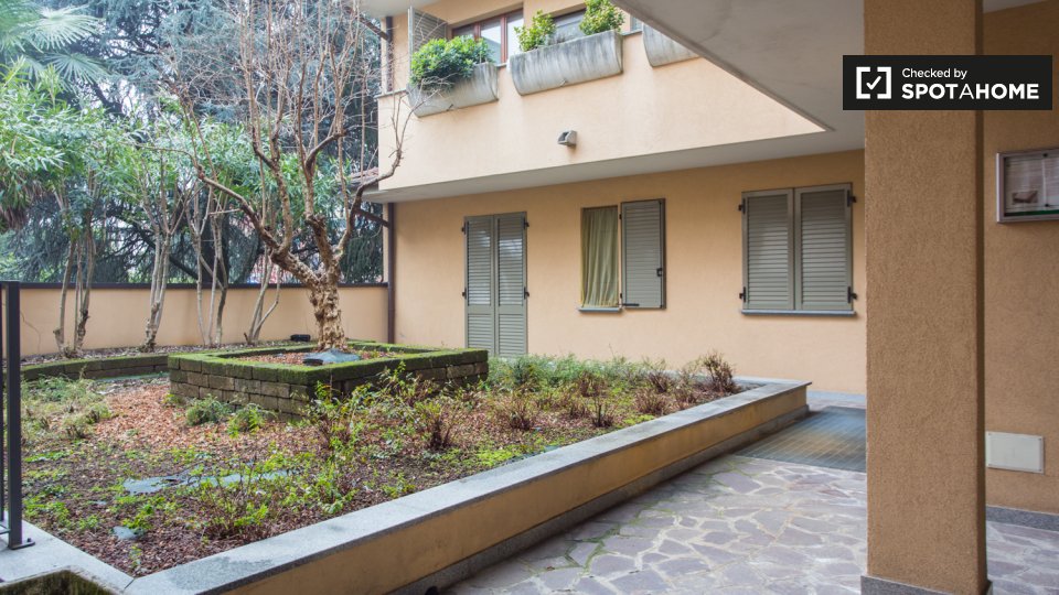 Immagine 17 di Ufficio in affitto  in Via Belluno a Cologno Monzese