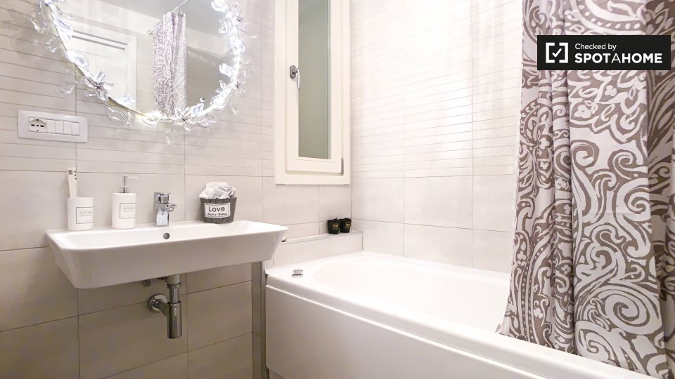 Immagine 11 di Appartamento in affitto  in Via Giuseppe Giacosa, 15, 00137 Roma RM, Italy a Roma