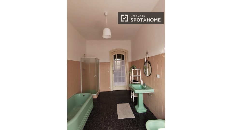 Immagine 11 di Camera condivisa in affitto  in Piazza Tancredi Galimberti a Torino