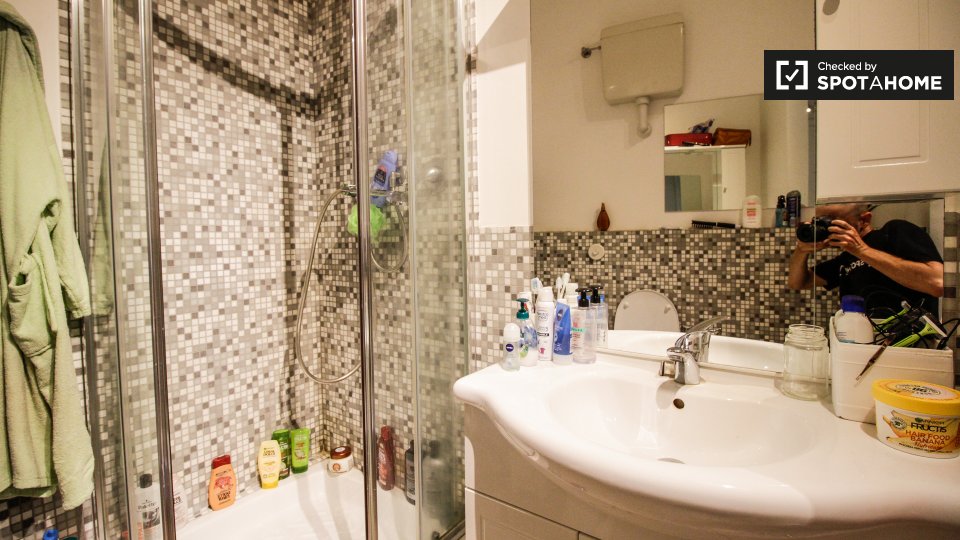 Immagine 15 di Camera condivisa in affitto  in Corso S. Maurizio a Torino