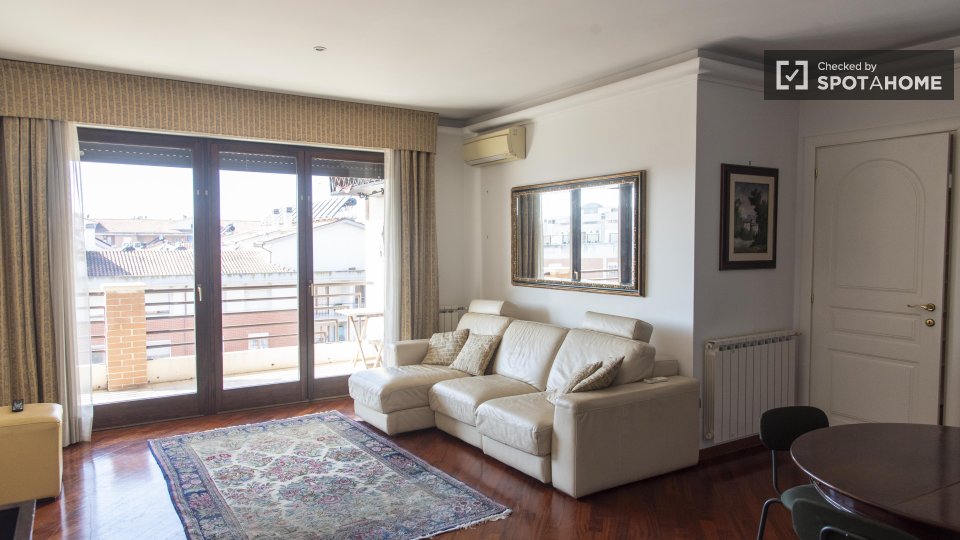 Immagine 13 di Camera condivisa in affitto  in Via Gian Antonio Maggi a Roma