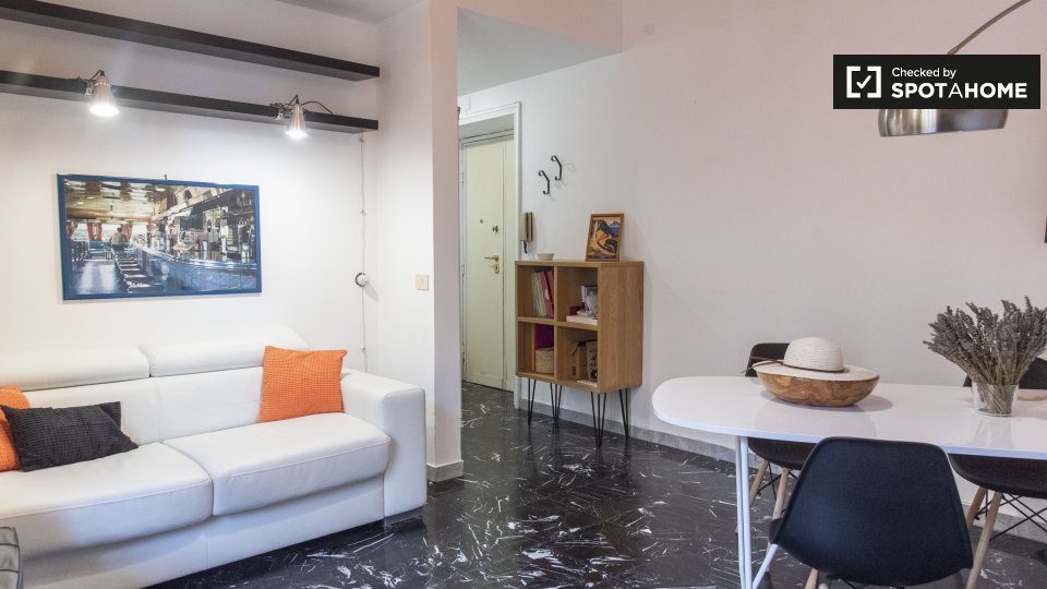 Immagine 4 di Appartamento in affitto  in Via Francesco Caracciolo a Roma