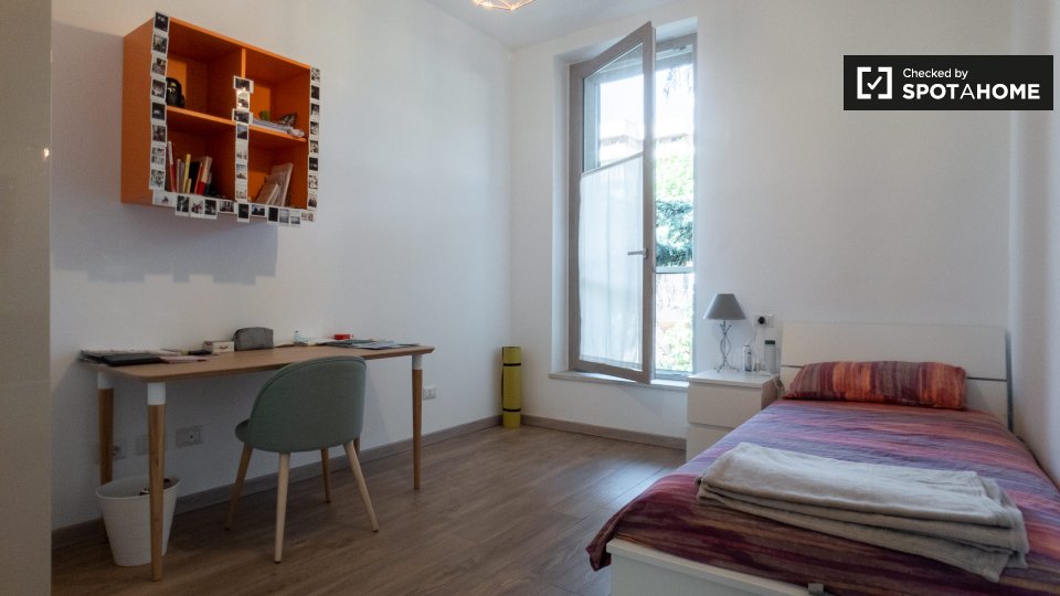 Immagine 2 di Camera condivisa in affitto  in Via Risorgimento, 11, 20093 Cologno Monzese MI, Italy a Cologno Monzese