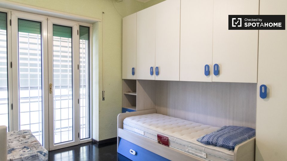 Immagine 1 di Camera condivisa in affitto  in Via di Torrevecchia a Roma