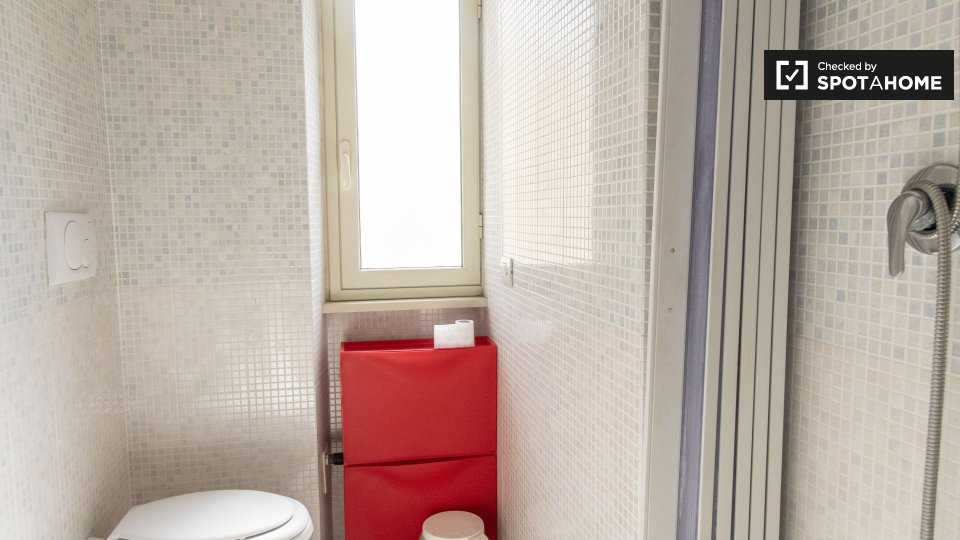 Immagine 13 di Camera condivisa in affitto  in Via Baldassarre Orero, 00159 Roma RM, Italy a Roma