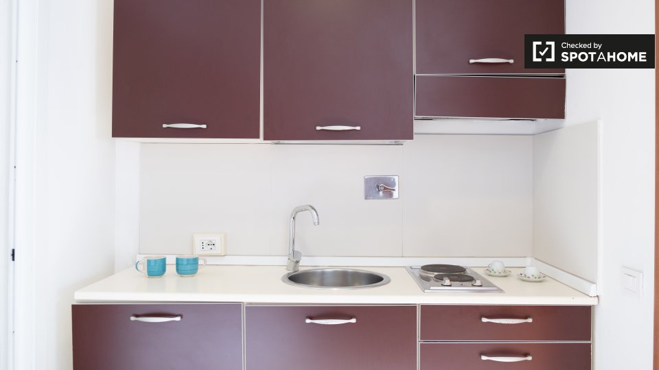 Immagine 10 di Ufficio in affitto  in Viale della Venezia Giulia a Roma