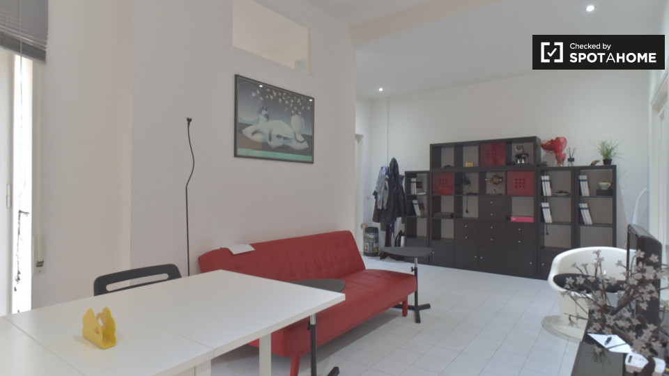 Immagine 8 di Camera condivisa in affitto  in Via Filippo Eredia a Roma