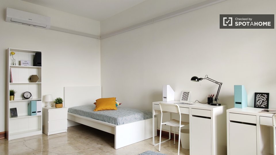 Immagine 5 di Camera condivisa in affitto  in Mauro a Milano