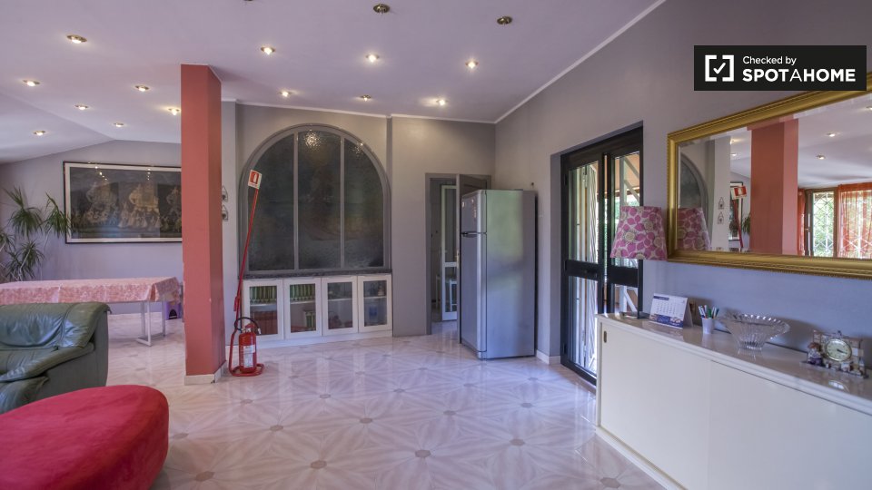 Immagine 5 di Appartamento in affitto  in Via Del fosso di Fioranello a Roma