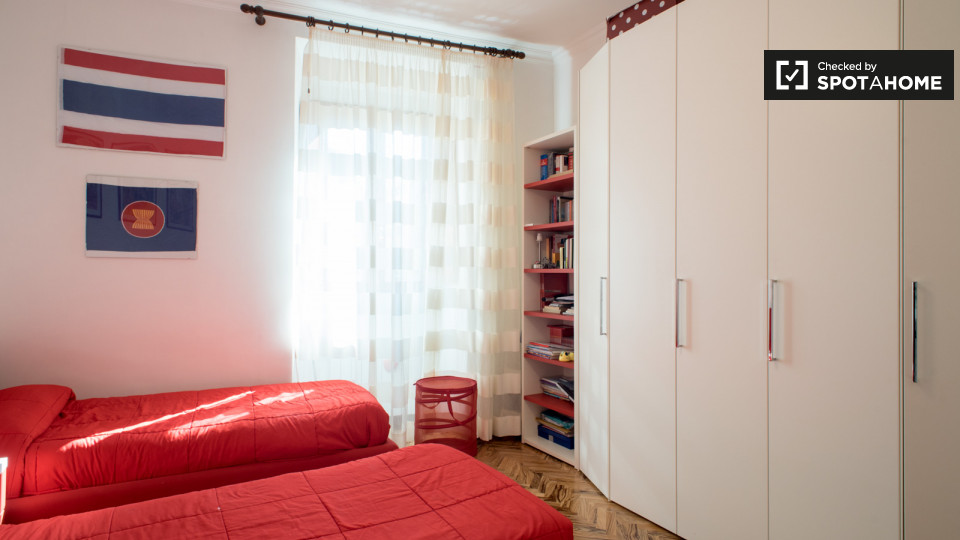 Immagine 13 di Camera condivisa in affitto  in Via Napoli a Roma