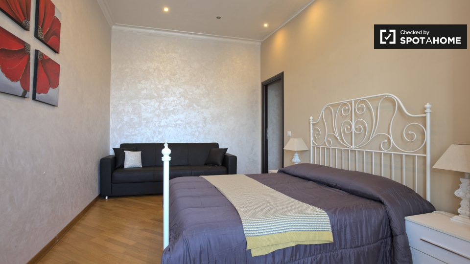 Immagine 15 di Camera condivisa in affitto  in Via Monselice a Roma