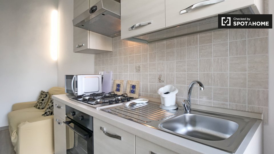 Immagine 10 di Appartamento in affitto  in Viale Certosa, 20151 Milano MI, Italy a Milano