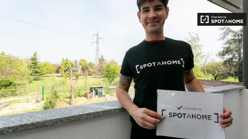 Immagine 8 di Camera condivisa in affitto  in Via IV Novembre Pregnana Milanese MI, Italy a Bernate Ticino