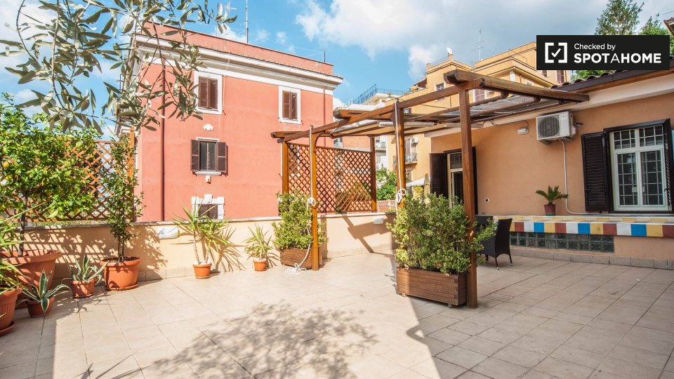 Immagine 14 di Ufficio in affitto  in Via di Monte del Gallo a Roma