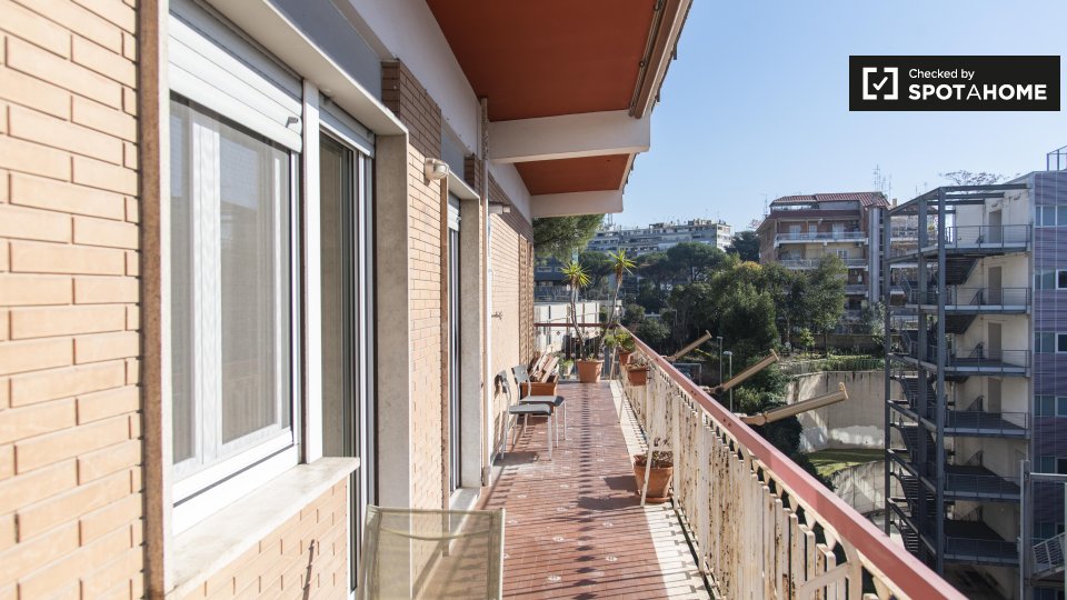 Immagine 14 di Camera condivisa in affitto  in Via Antonino Pio a Roma