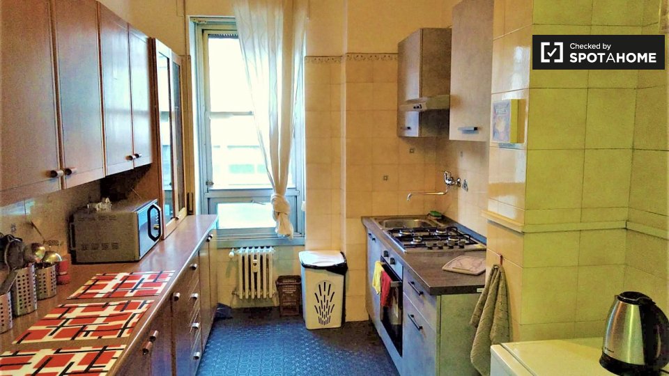 Immagine 18 di Camera condivisa in affitto  in Viale Libia a Roma