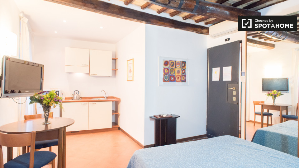 Immagine 3 di Ufficio in affitto  in Via Zucchelli a Roma