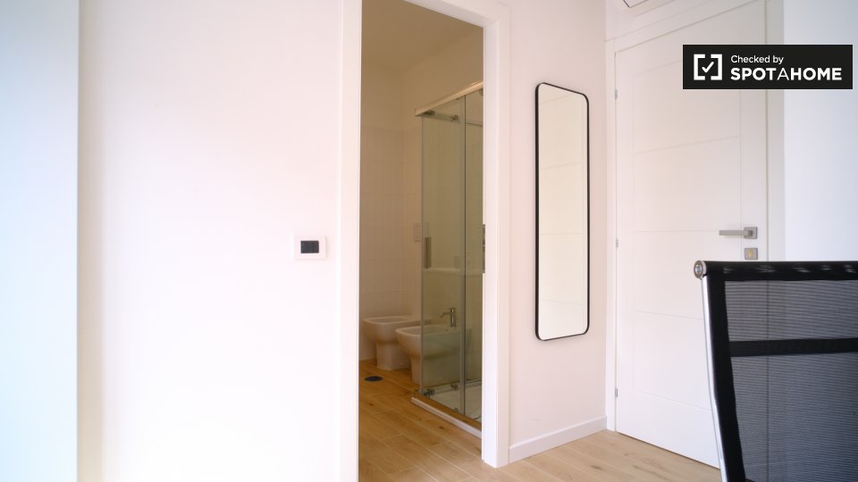 Immagine 15 di Camera condivisa in affitto  in Largo Ettore Marchiafava a Roma