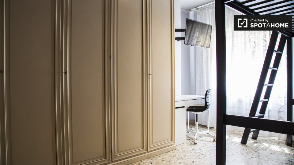 Immagine 2 di Camera condivisa in affitto  in Via Tiburtina a Roma