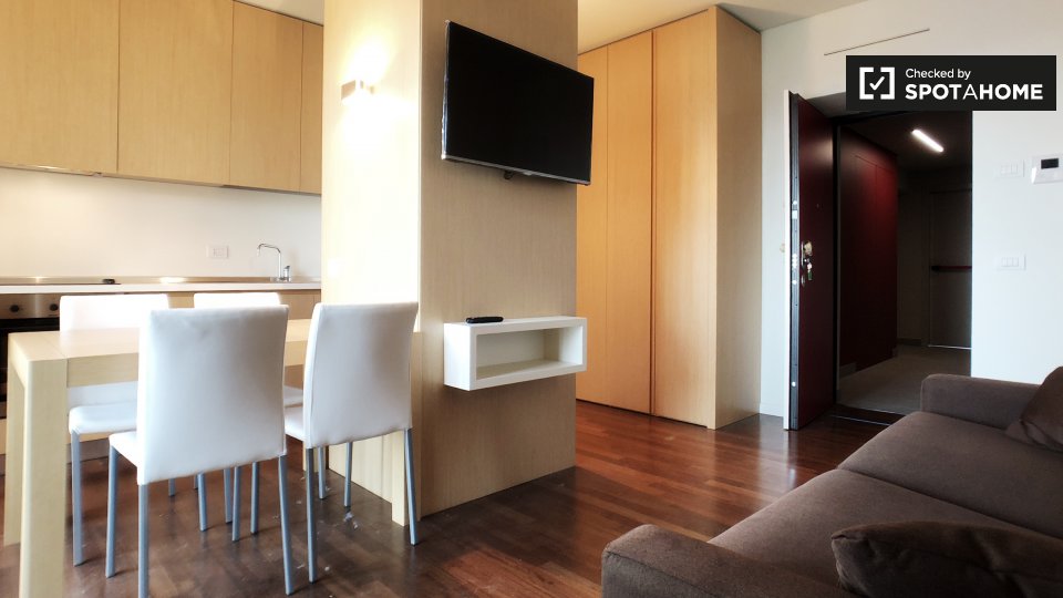 Immagine 4 di Ufficio in affitto  in Via Carlo Imbonati, 20159 Milano MI, Italy a Milano