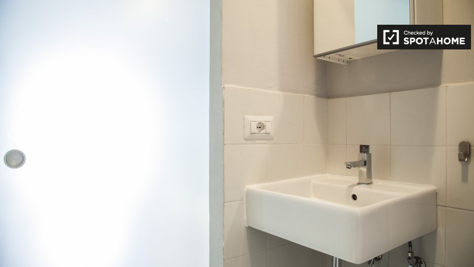 Immagine 10 di Camera condivisa in affitto  in Via Tiburtina a Roma