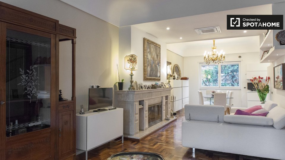 Immagine 7 di Camera condivisa in affitto  in Via Anite di Tegea a Roma