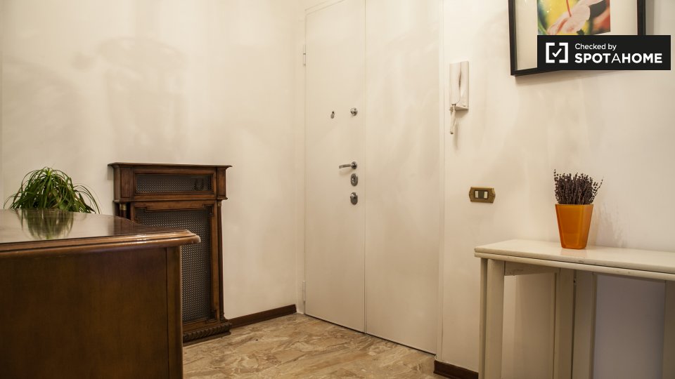 Immagine 15 di Camera condivisa in affitto  in Via Marcantonio Bragadin a Roma