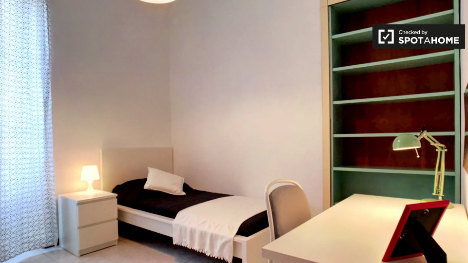 Immagine 2 di Camera condivisa in affitto  in Viale Bligny a Milano