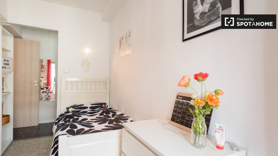 Immagine 3 di Camera condivisa in affitto  in Via Casilina a Roma