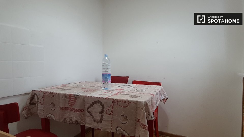 Immagine 11 di Camera condivisa in affitto  in Via Fratelli Perini a Trento