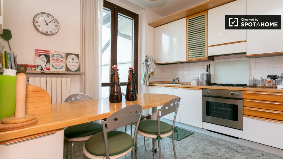 Immagine 17 di Camera condivisa in affitto  in Via IV Novembre Pregnana Milanese MI, Italy a Bernate Ticino