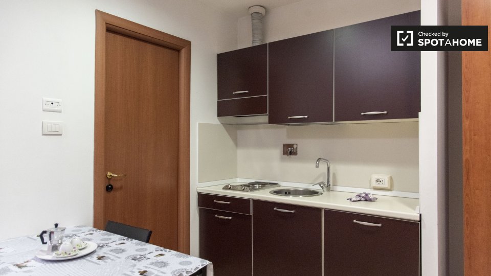 Immagine 8 di Ufficio in affitto  in Viale della Venezia Giulia a Roma