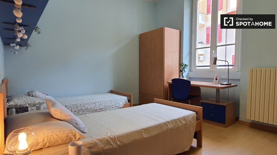 Immagine 18 di Camera condivisa in affitto  in Via Anton Giulio Barrili a Milano