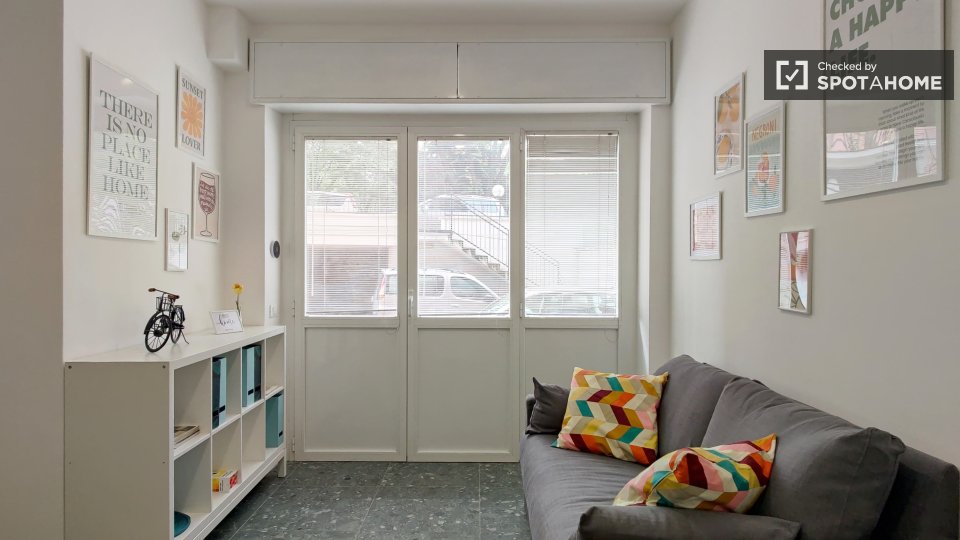 Immagine 4 di Camera condivisa in affitto  in Via Monte S. Genesio a Milano